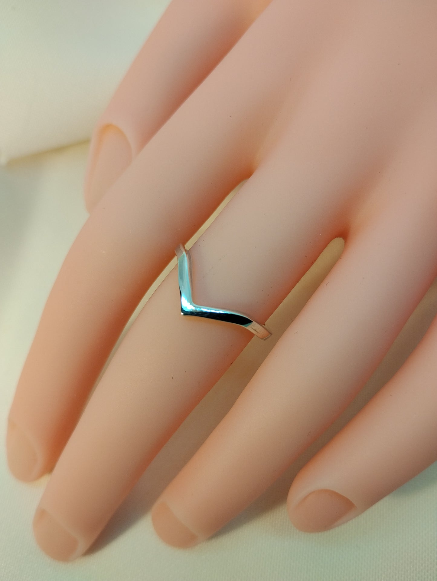 Wishbone ring